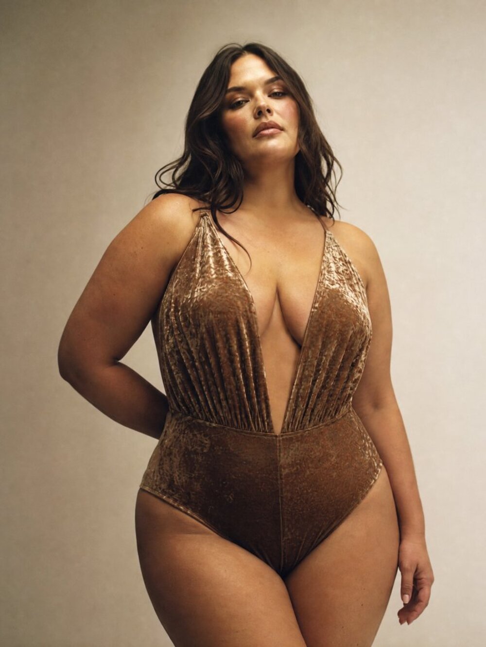 Luxurious Velvet Plunge Bodysuit - Tan